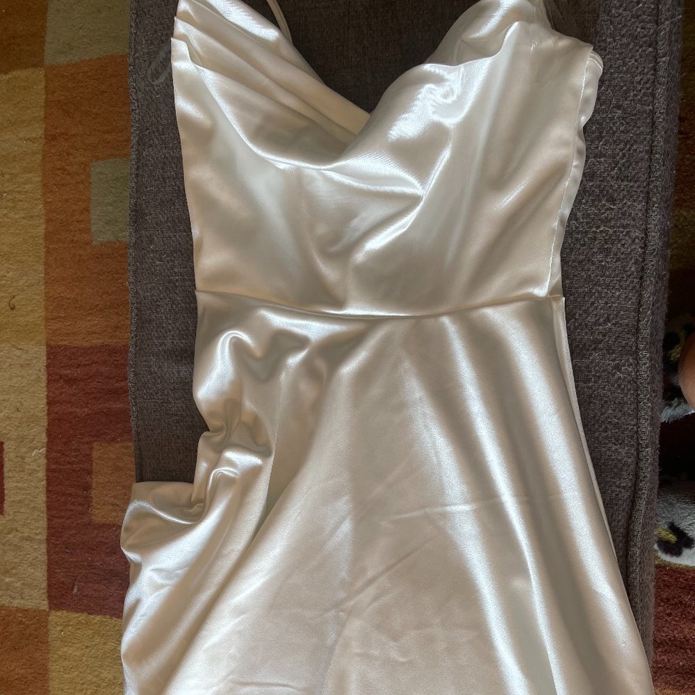 White Windsor silk dress
